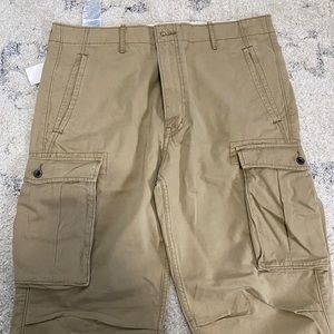 Men Levi’s Cargo 1 relaxed fit - sits below waist